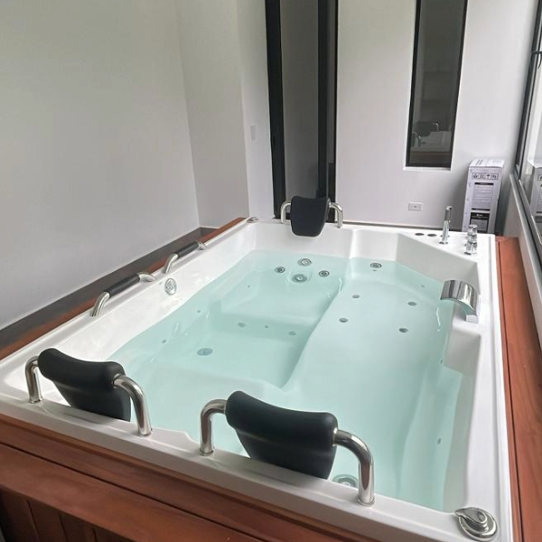 Jacuzzi para cuatro personas - Imagen 6
