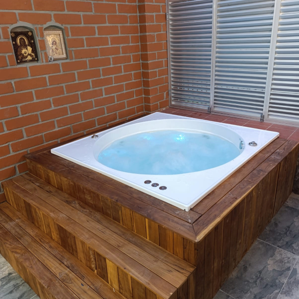 Jacuzzi para cuatro personas - Imagen 7